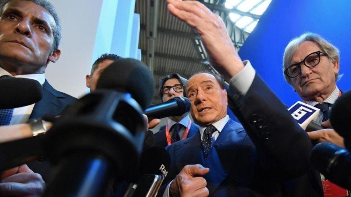 El exprimer ministro y empresario Silvio Berlusconi.-EFE / DANIEL DAL ZENNARO