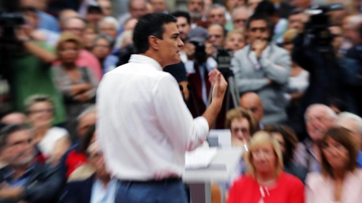 Pedro Sánchez, durante un mitin el pasado jueves en Bilbao.-EFE / LUIS TEJIDO