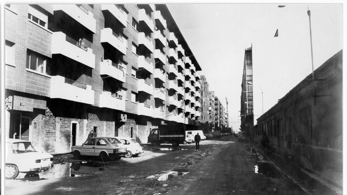 La calle Nueva del Carmen de Valladolid antes de su pavimentación en los años 80 - ARCHIVO MUNICIPAL