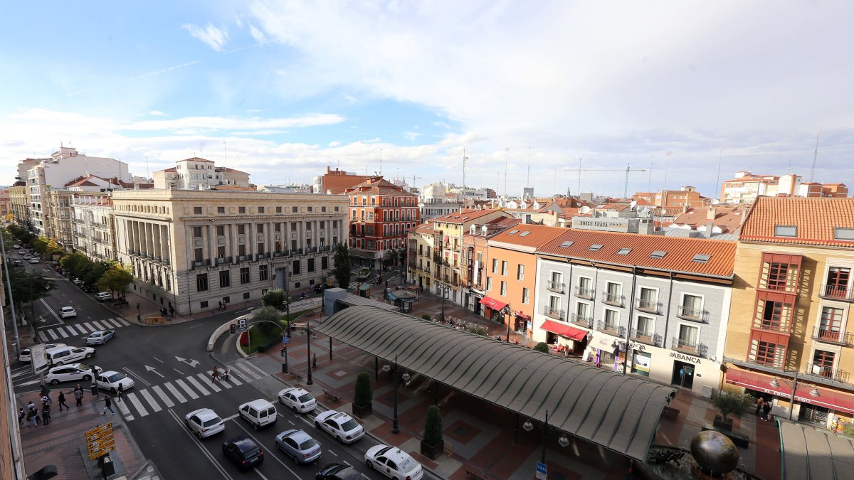 Una imagen de archivo de la plaza de España de Valladolid. ICAL