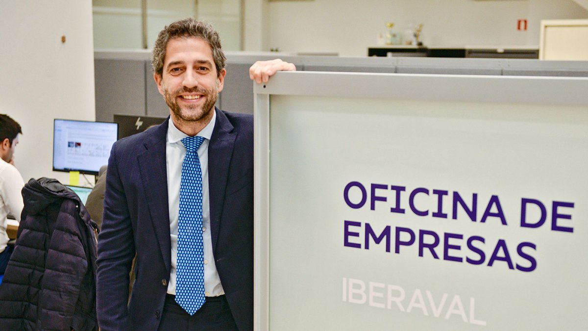 El presidente de Iberaval, César Pontvianne, en una de las oficinas de la sociedad de garantía