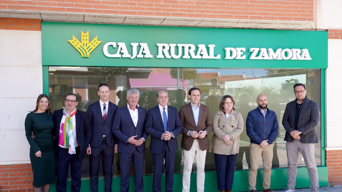 Inauguración oficial de la oficina de Caja Rural de Zamora en Arroyo de la Encomienda (Valladolid)