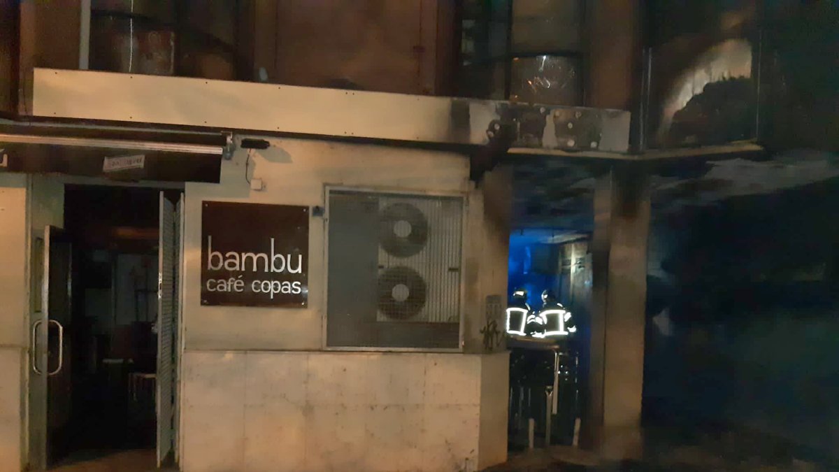 Imagen del estado del bar Bambú tras el incendio