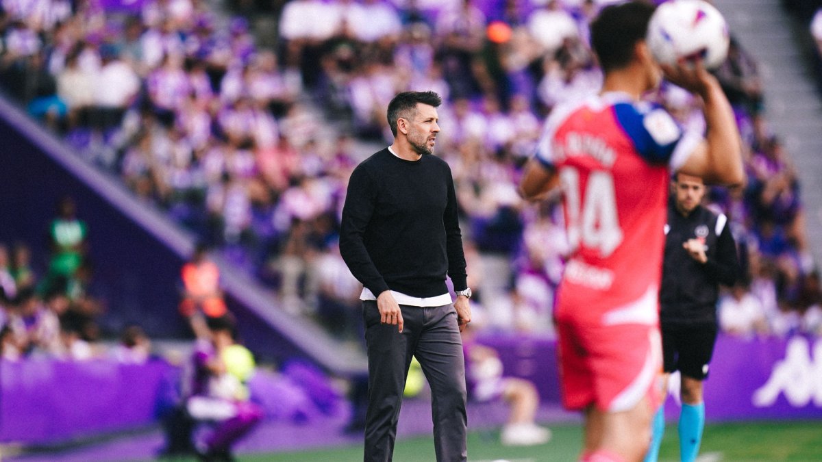 Pezzolano en Zorrilla durante el partido ante el Espanyol en el que tildó a la afición de 