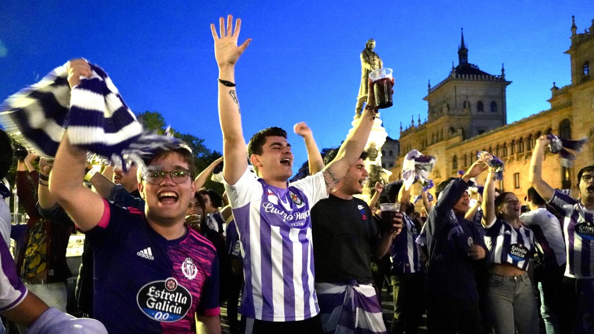 Celebración en la plaza Zorrilla del ascenso del Real Valladolid de fútbol a primera división