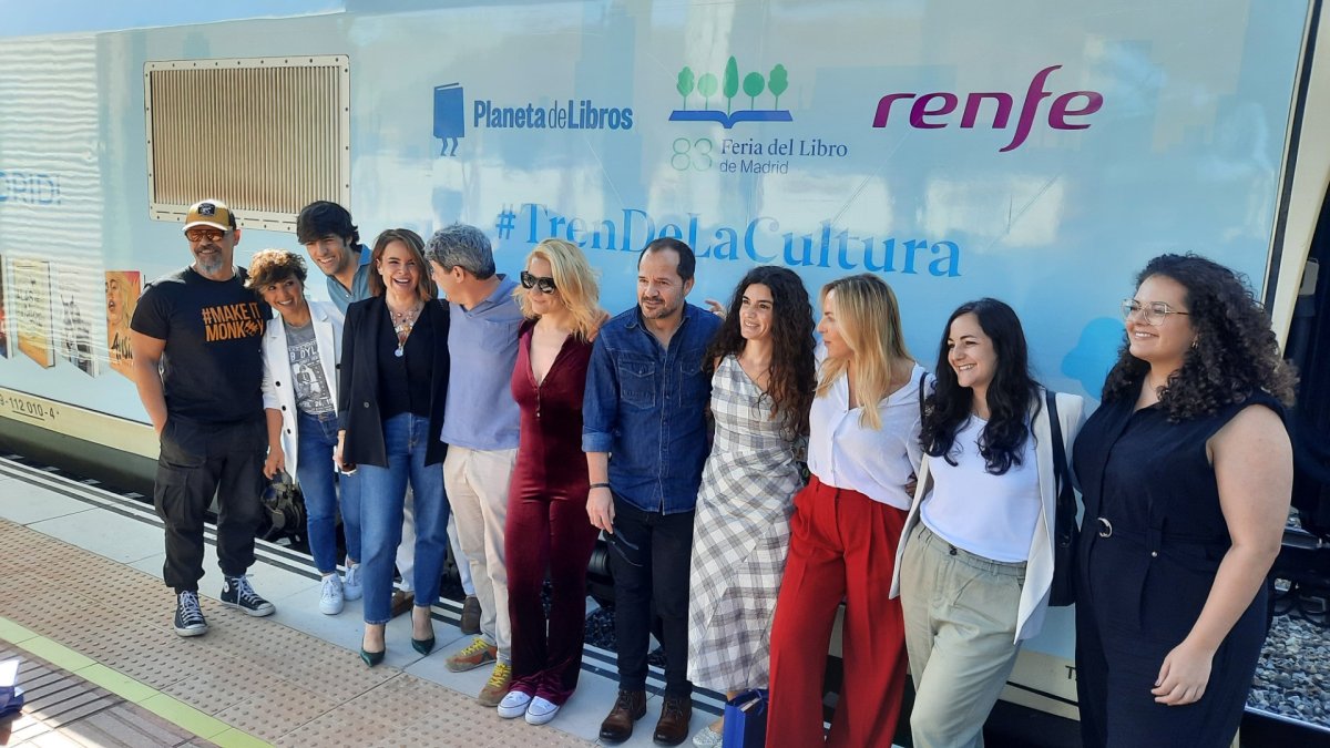 El segundo Tren de la Cultura de Renfe y sus 11 escritoras y escritores llegan a Valladolid