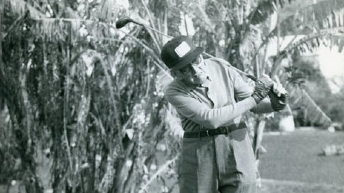 Joaquín Velasco Martín, de cien años de edad, considerado el jugador de golf más viejo del mundo en el Club de Golf Río Real