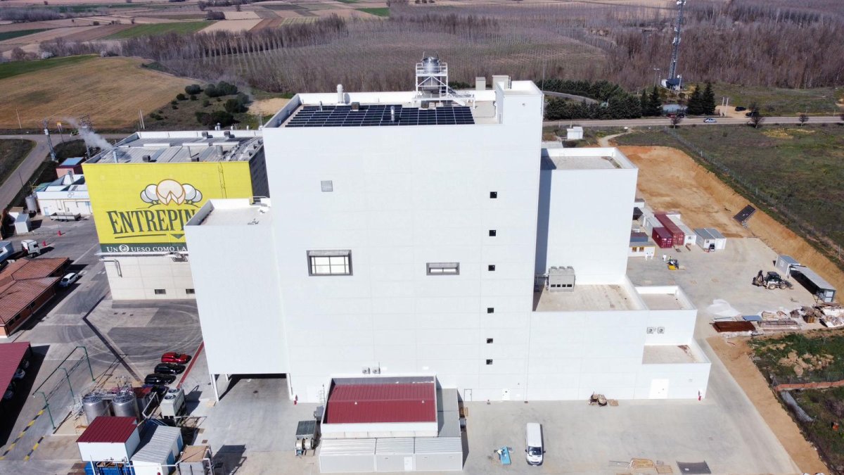 La planta industrial de Proláctea situada en Castrogonzalo (Zamora) es una apuesta por la sostenibilidad y el ahorro energético