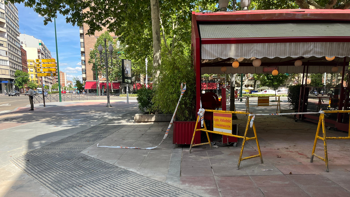 El nuevo carril podotáctil que rodea la terraza de paseo Zorrilla