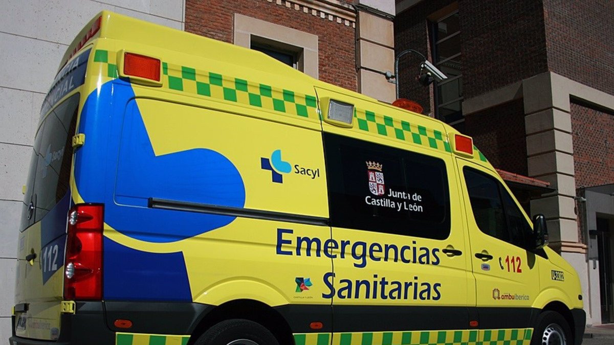 Ambulancia de Emergencias Sanitarias de Castilla y León.