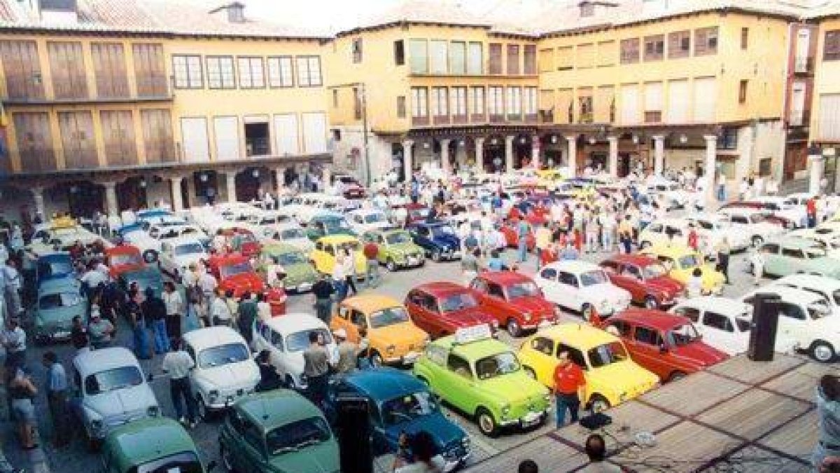 El Encuentro Nacional de Seat 600 en Tordesillas