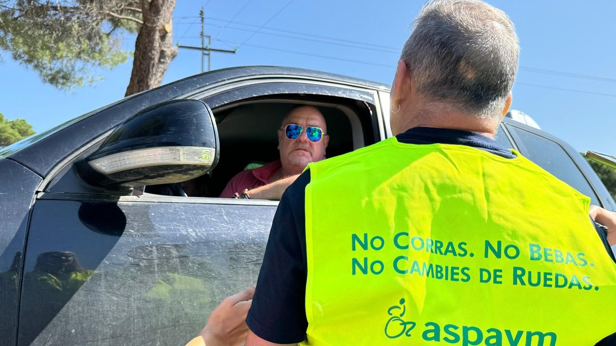 Miguel García, voluntario de ASPAYM, en la nueva campaña de la DGT para reducir las muertes por exceso de velocidad.