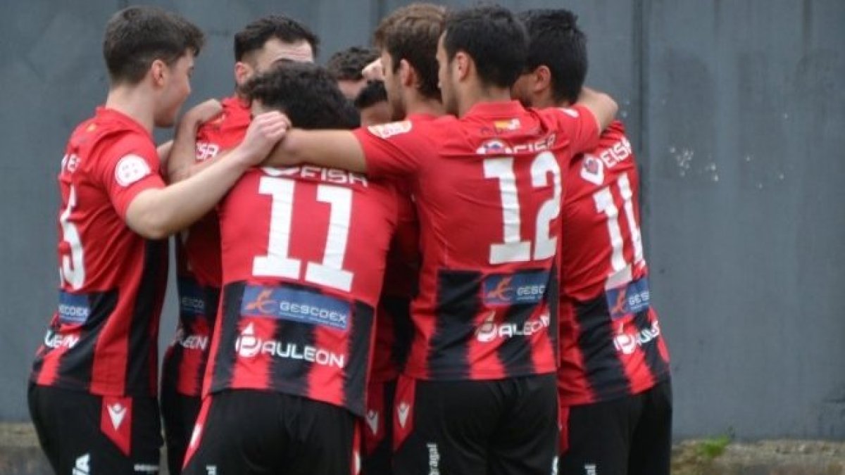 Jugadores del CD Laguna celebran un tanto esta temporada