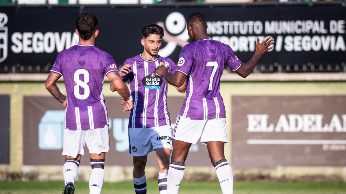 Jugadores del Real Valladolid celebran uno de los goles