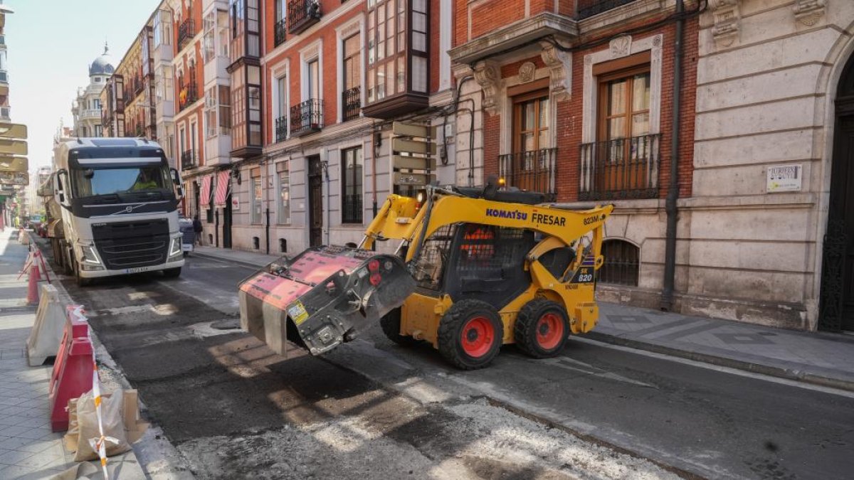 Tareas de fresado en la calle López Gómez