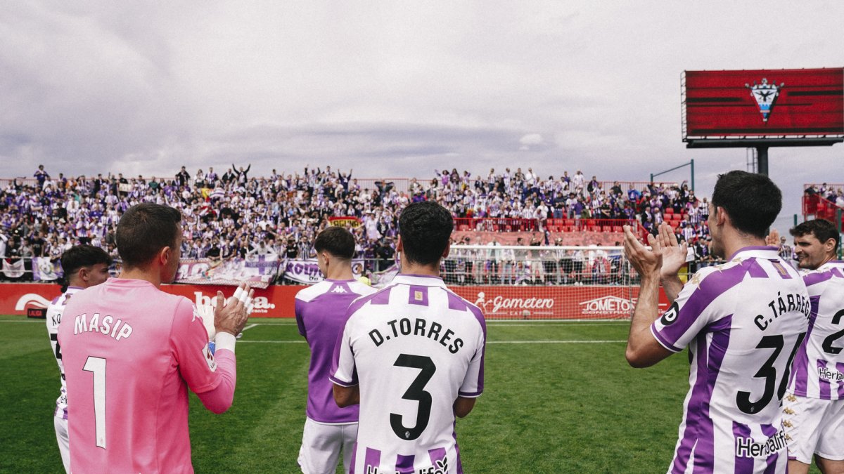 Jugadores del Real Valladolid agradecen el apoyo de la afición en Anduva