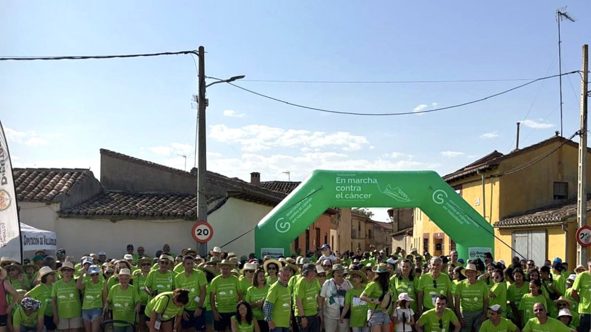 Cientos de personas participan en la IV Marcha Entretapiales contra el Cáncer en Barcial de la Loma