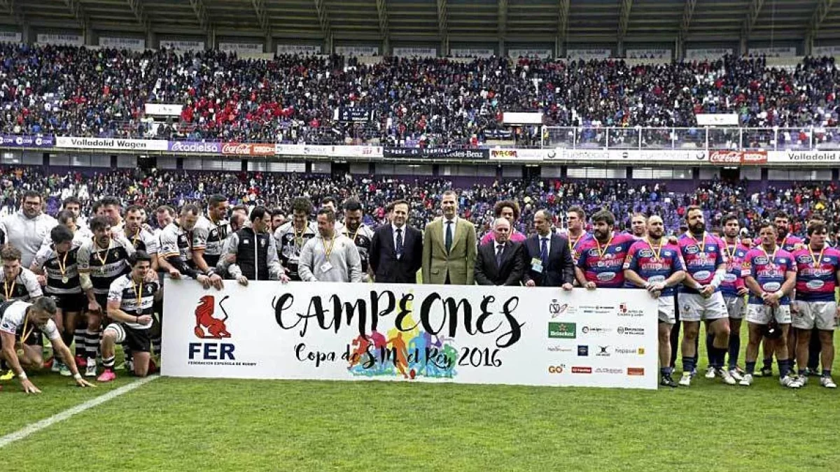 Hansen a la izquierda de Felipe VI en la final de Copa de 2016 en Zorrilla