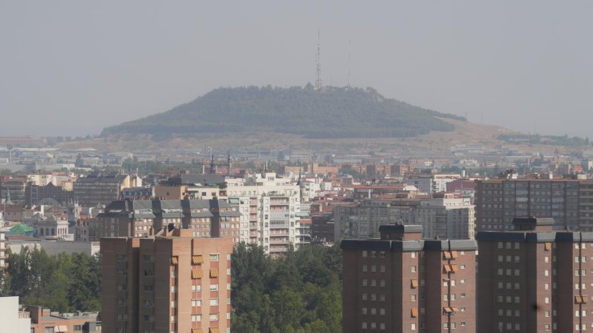 Humo de los incendios de León sobre Valladolid