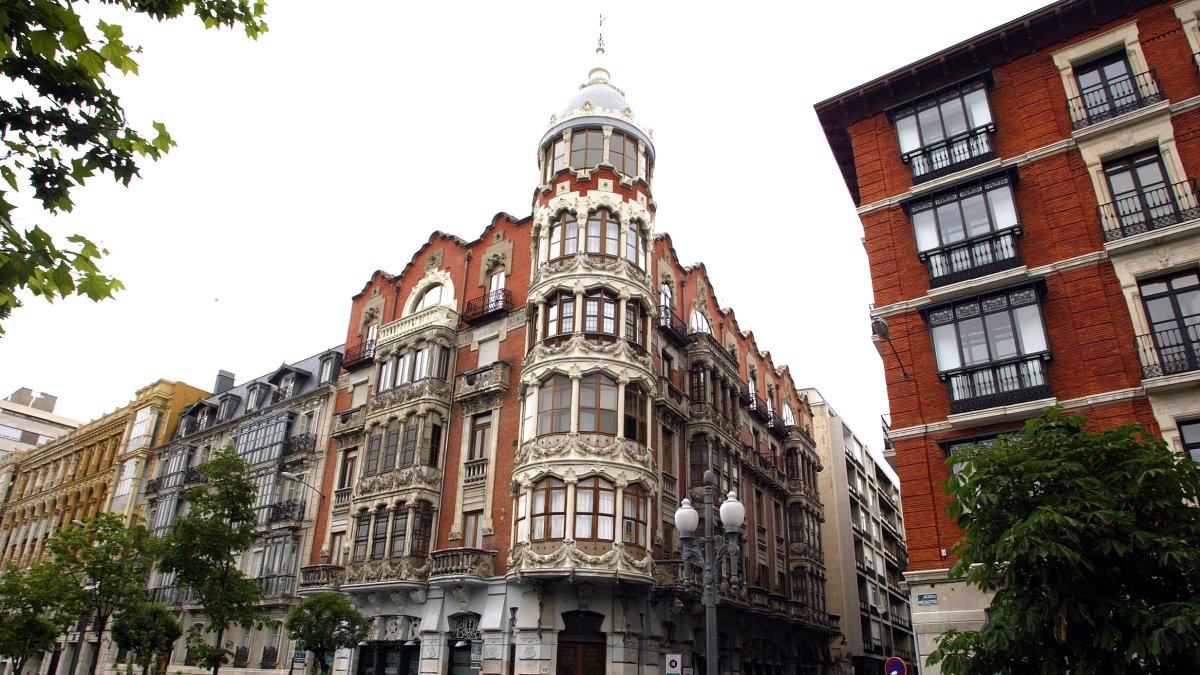 Imagen de archivo de un edificio de la calle Acera Recoletos de Valladolid