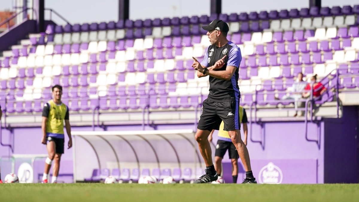 Pezzolano, durante un entrenamiento de esta semana.