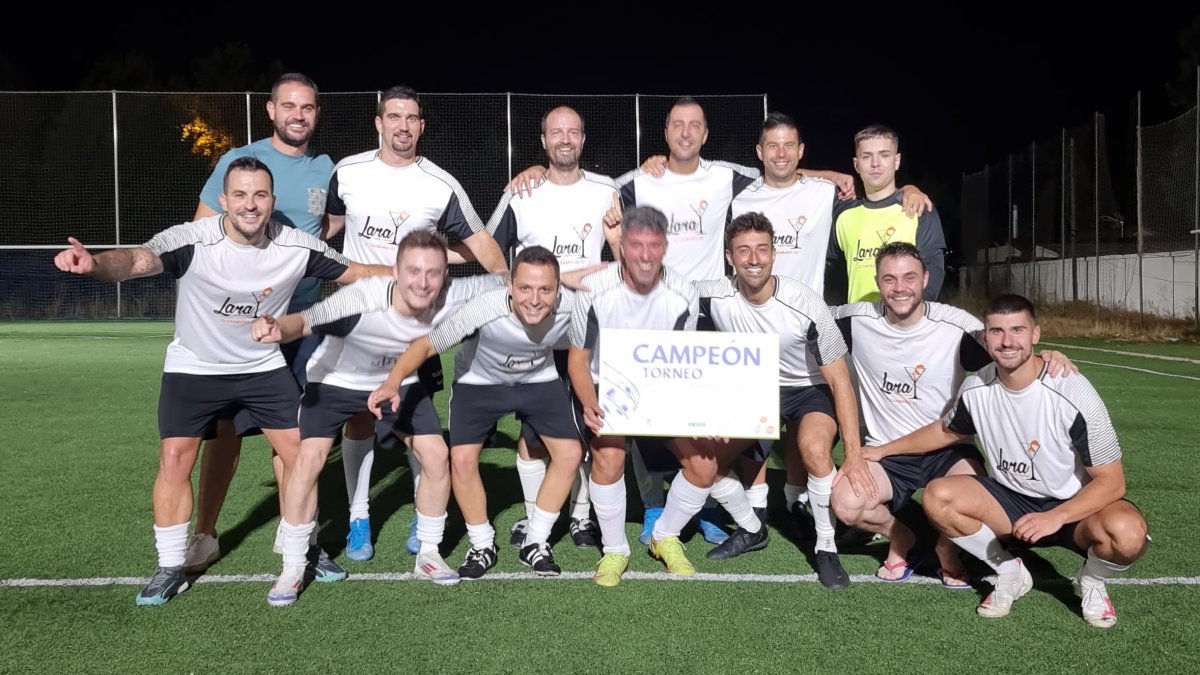 Lara Café y Copas, campeón del Trofeo Eusebio Sacristán.