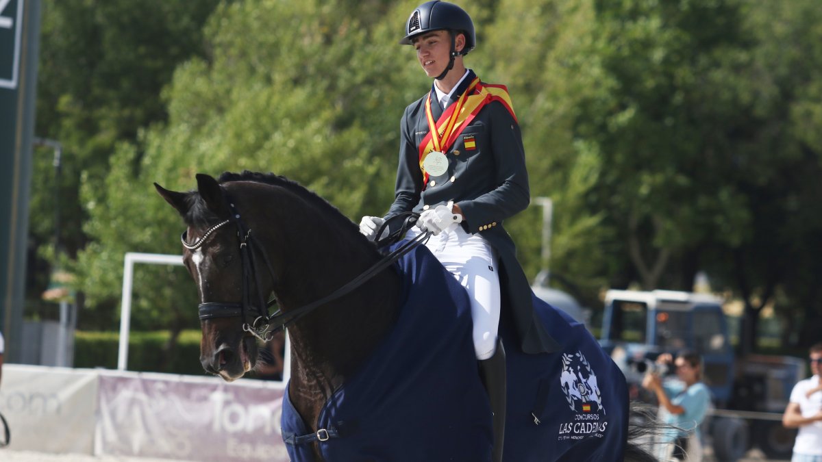 Hugo Mélida, campeón de España de Doma Clásica en Juveniles Una Estrella.