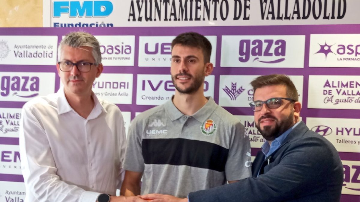 Dani Manchón, en su presentación con el UEMC Real Valladolid Baloncesto