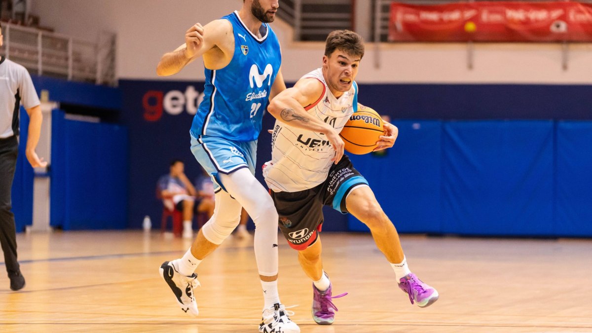 Nathan Hoover en el partido frente a Estudiantes