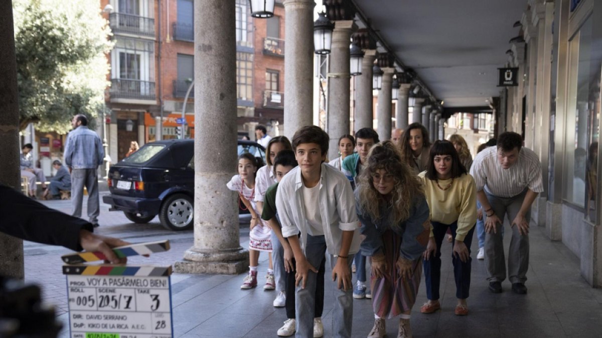 Rodaje de la película 'Voy a pasármelo bien' en el soportal de Fuente Dorada