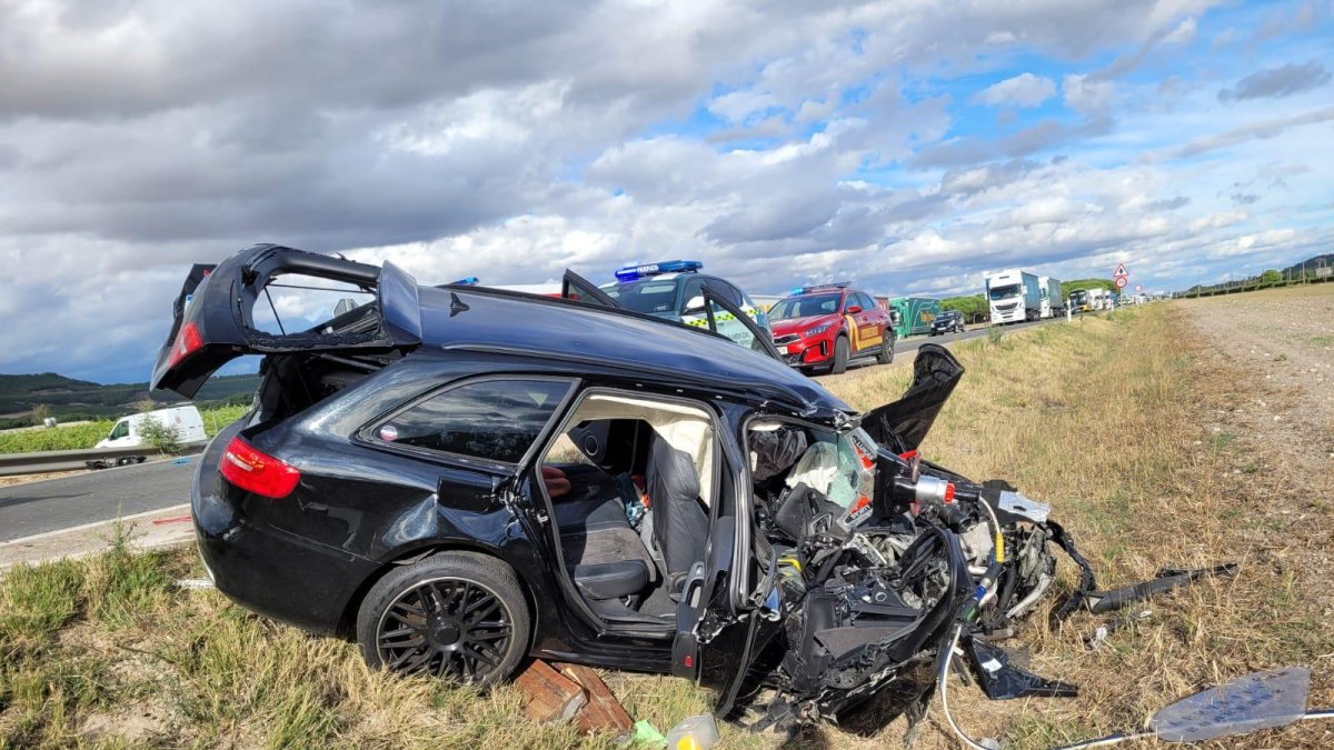 Accidente vial en el que ha muerto una persona y otras tres han resultado heridas graves