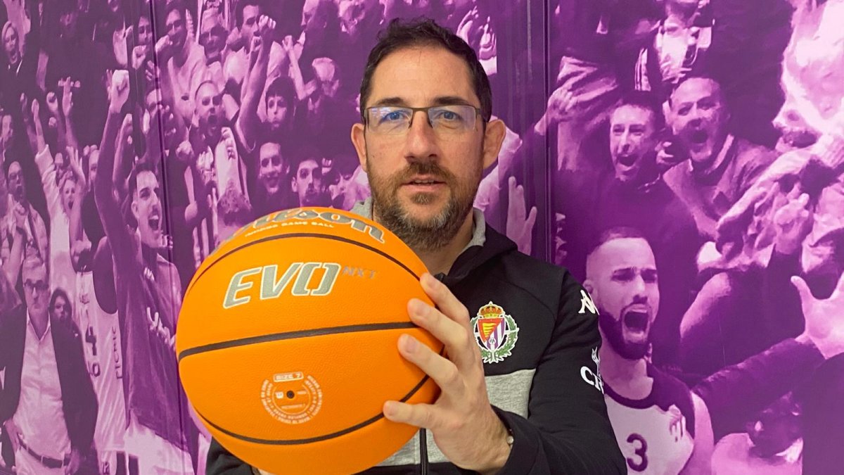 Lolo Encinas, entrenador del UEMC Real Valladolid Baloncesto.