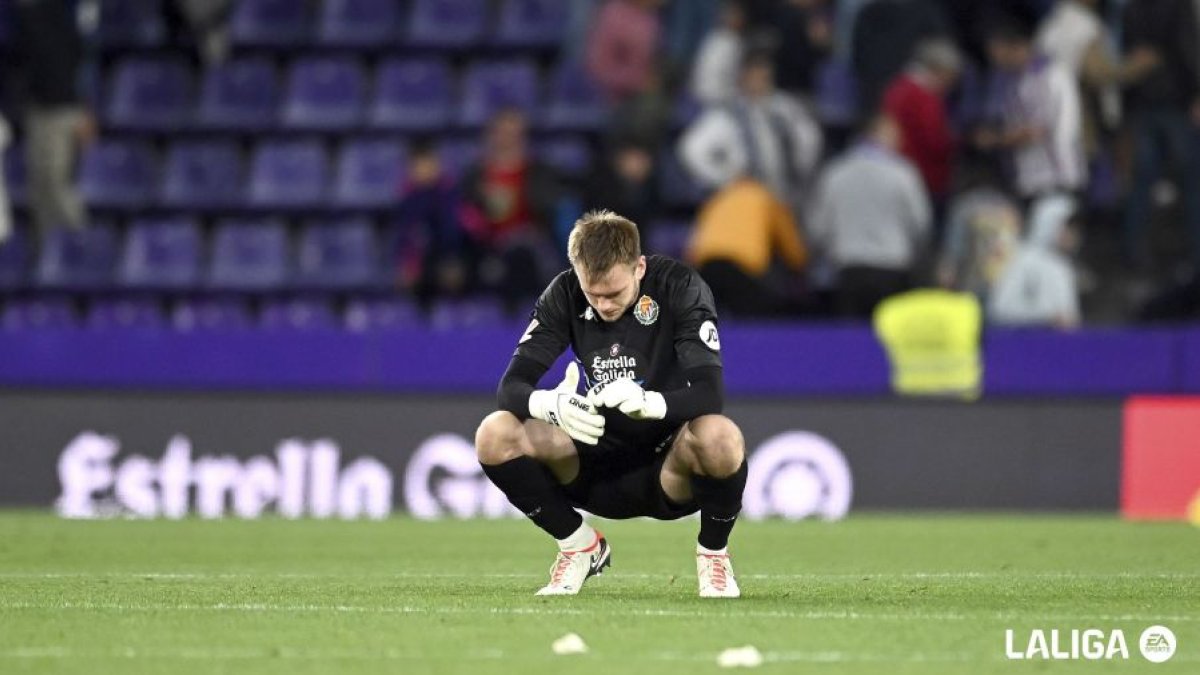 Hein, cabizbajo ras la nueva derrota del Real Valladolid.