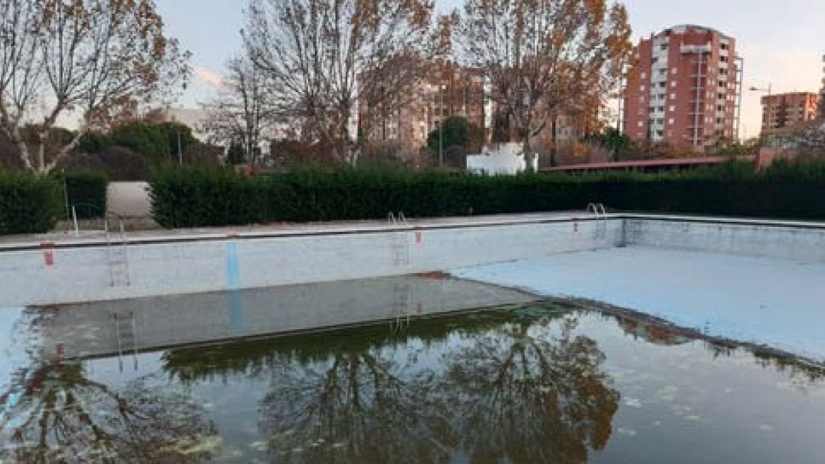 Vaso principal de la piscina de Riosol de Valladolid.