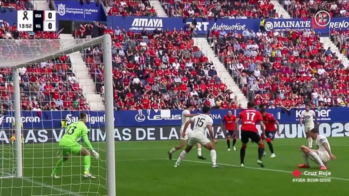 Revisión del VAR del penalti en el Real Valladolid - Osasuna