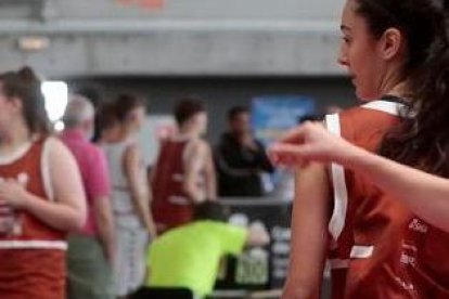 Imagen de uno de los 400 partidos disputados en la feria de Valladolid con motivo del Basket Tour 3x3. / PHOTOGENIC