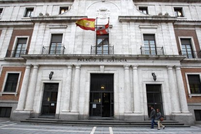 La fachada de la Audiencia Provincial de Valladolid, en una imagen de archivo.-ICAL