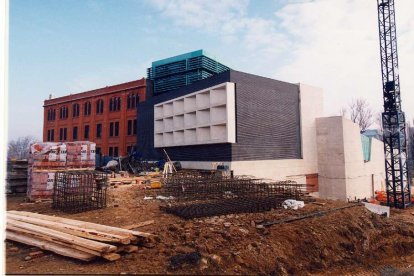 1998 - OBRAS DE CONSTRUCCIÓN DEL COMPLEJO DEL MUSEO DE LA CIENCIA CON LA REHABILITACIÓN DE UNO DE LOS EDIFICIOS DE LA ANTIGUA FÁBRICA DE EL PALERO