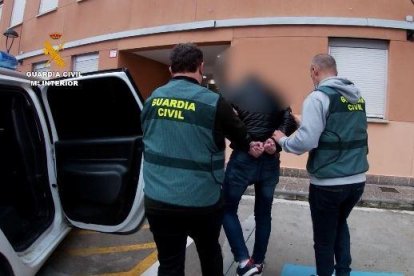 Detención del posible agresor en Olmedo