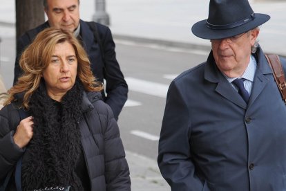 Llegada de acusados y abogados a declarar a la Audiencia Provincial de Valladolid por el caso 'Perla Negra'