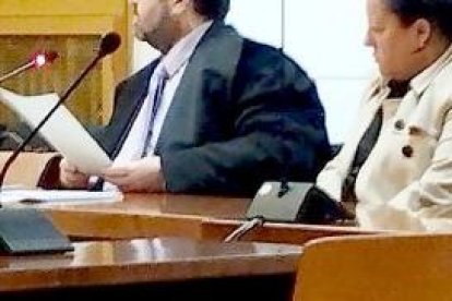 Momento del juicio de la empleada de Villavieja y Villamarciel acusada de malversación en la Audiencia Provincial de Valladolid. E. P.