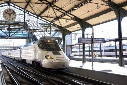 Tren en la Estación de Valladolid-Campo Grande
