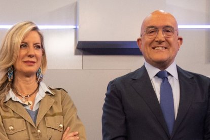 Irene Carvajal y Jesús Julio Carnero, en el debate de La 8 Valladolid durante la campaña de las pasadas municipales.-PHOTOGENIC