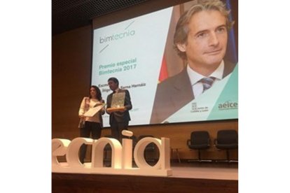Rosana Navarro recoge el premio especial del Foro Internacional de la Construcción Inteligente.-EUROPA PRESS