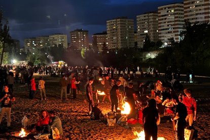 Noche de San Juan en las Moreras. / AYTOVALL