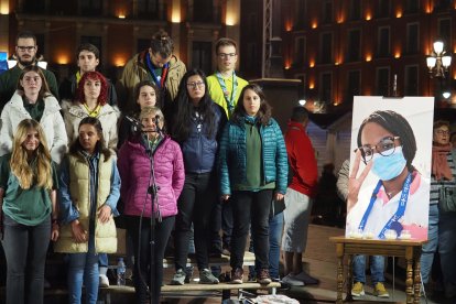 Acto de homenaje a Teresa Rodríguez en la Plaza Mayor de Valladolid. ICAL