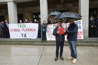 Concentración para pedir la reapertura de la Ruta de la Plata, en una imagen de archivo.-ICAL