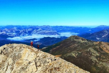 Pico Espigüete, una de las mayores elevaciones de la Montaña Palentina.-ALBERTO ANTOLÍN