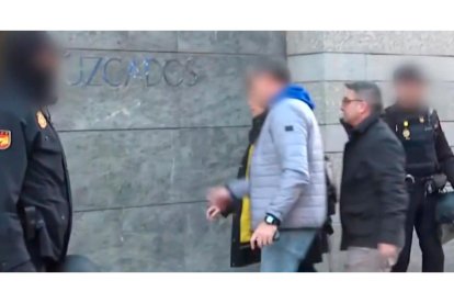 Óscar entrando al juzgado de Valladolid el pasado día 15 de diciembre.-TELECINCO