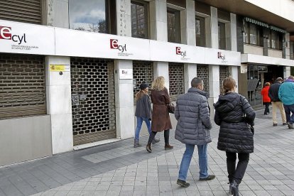 Una de las oficinas del Ecyl en Valladolid. / J.M. LOSTAU